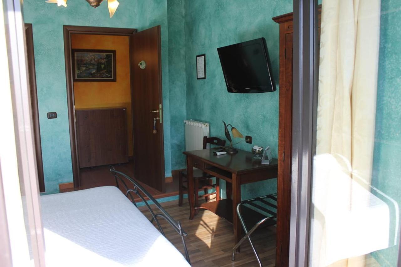 Relais Maria Luisa Locazione Turistica Di Simona Capaccio Bed & Breakfast Fiumicino Eksteriør bilde