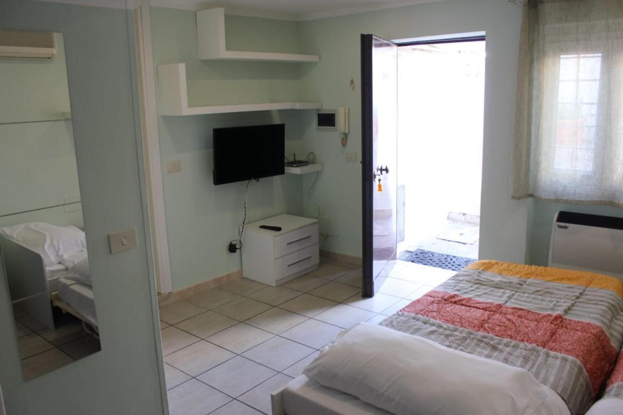 Relais Maria Luisa Locazione Turistica Di Simona Capaccio Bed & Breakfast Fiumicino Eksteriør bilde