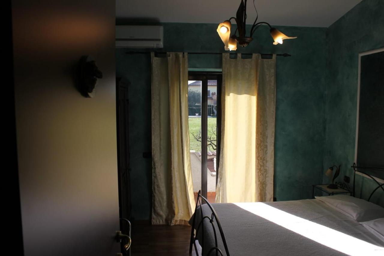 Relais Maria Luisa Locazione Turistica Di Simona Capaccio Bed & Breakfast Fiumicino Eksteriør bilde