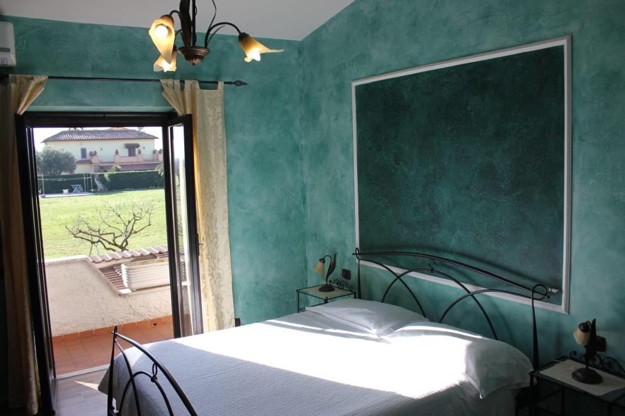 Relais Maria Luisa Locazione Turistica Di Simona Capaccio Bed & Breakfast Fiumicino Eksteriør bilde